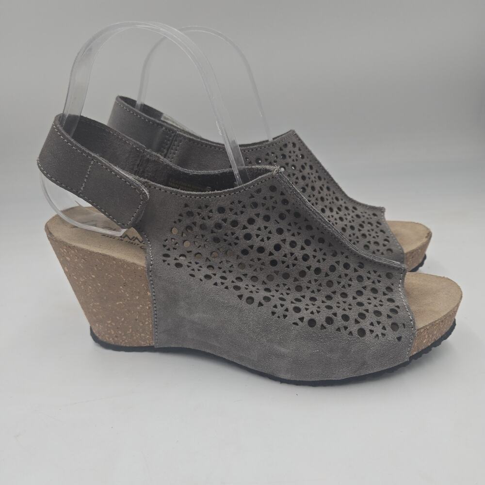 A.Giannetti sz 9 Wedge Sandals Lazer Cut Gray Suede Leather Made Italy Peep Toe
